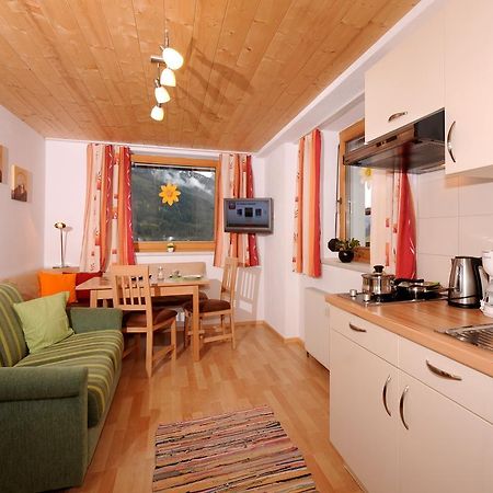 Single Apartment Martlerhof Tux Oda fotoğraf